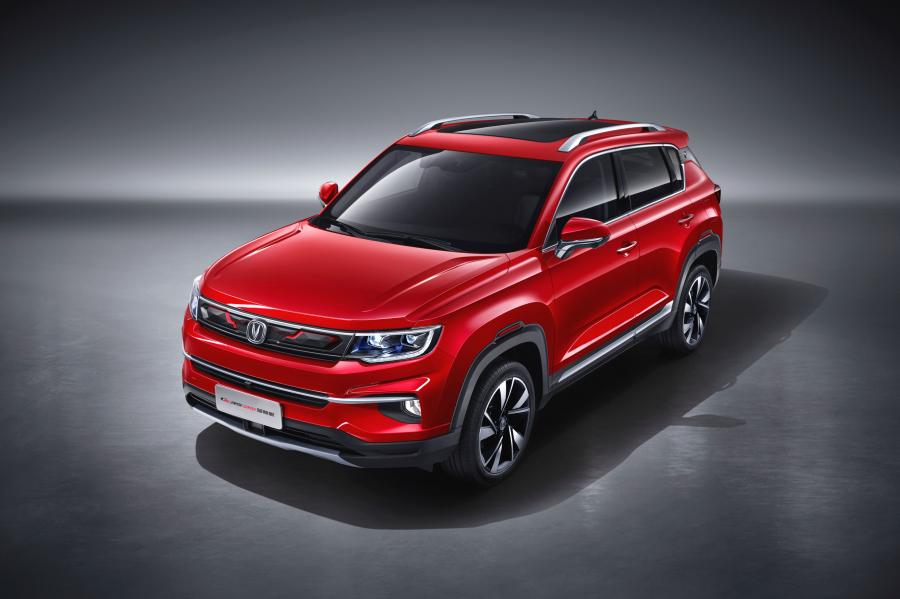 ChangAn CS35 Plus Lan Jing Edition 2019 года  (фото 2 из 13)
